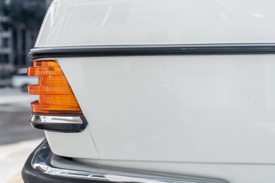Детали экстерьера Mercedes-Benz 280 CE (C123) 1978 года  (EU) (фото 30 из 133)